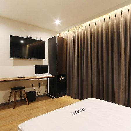 Hotel Chicago Csindzsu Kültér fotó